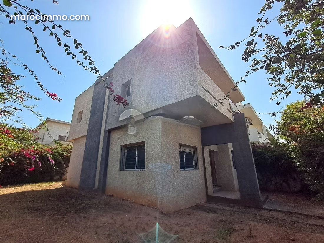 270 m² Villa to Finish in Oulfa, Casablanca, 4 Bedrooms with Garden — Casablanca