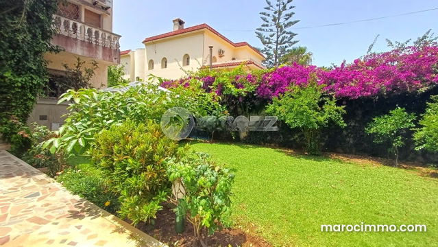 Villa à vendre 671 m², 8 chambres Hay Nahda Rabat — Rabat