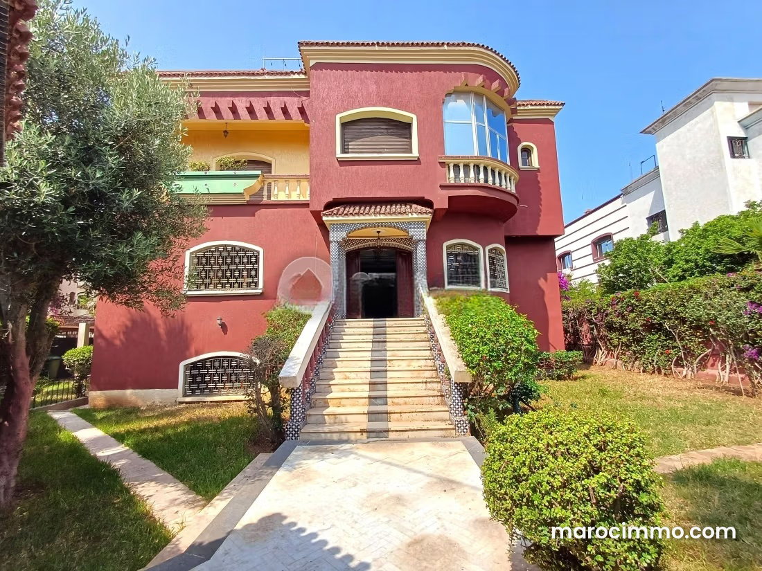 Villa à rafraîchir à Dar Bouazza, jardin et garage — Dar Bouazza