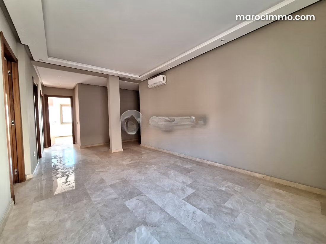 Apartment with a Large Terrace in Beauséjour, Casablanca — Casablanca