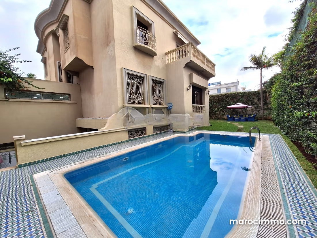Villa 671 m² avec piscine et jardin, Anfa, Casablanca — Casablanca