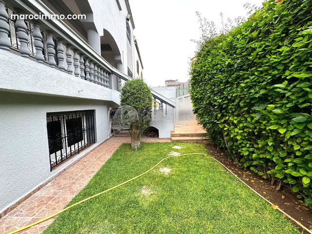 Villa à vendre 374 m², 8 chambres Sidi Rahal Chatai Berrechid — 2