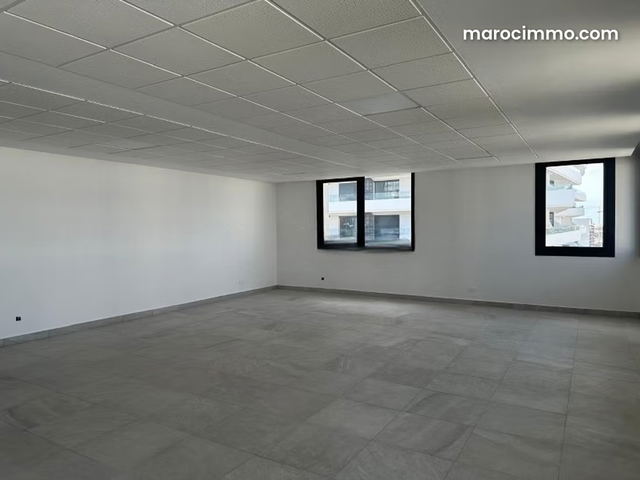 Plateau de bureau à louer à CFC — الدار البيضاء