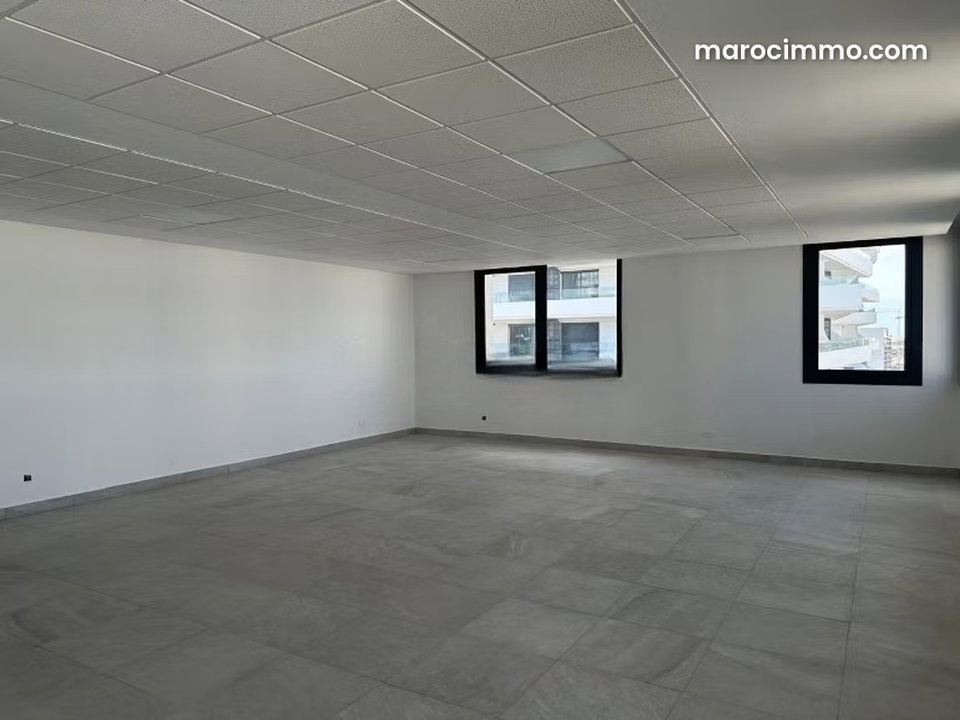 Plateau de bureau à louer à CFC