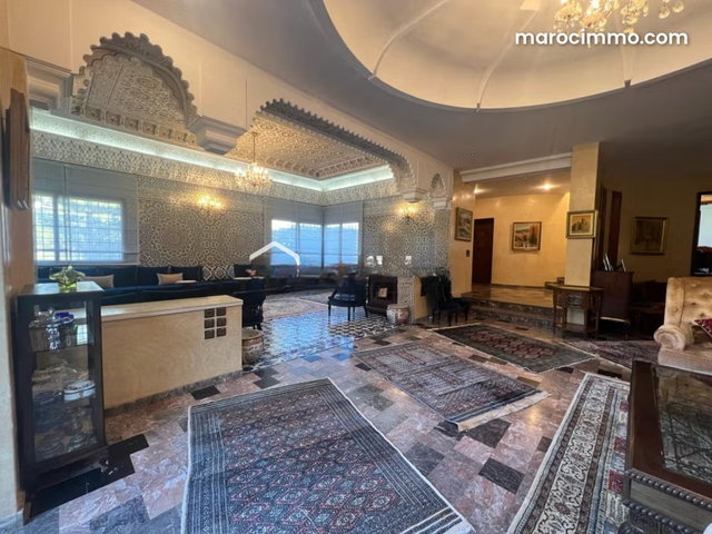 Villa de 836 m² à Casablanca — 2