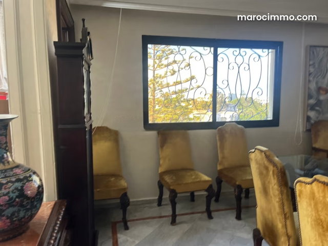 Superbe appartement à vendre à Racine Extension. 4 chambres. Cheminée. Bien ensoleillé — 5
