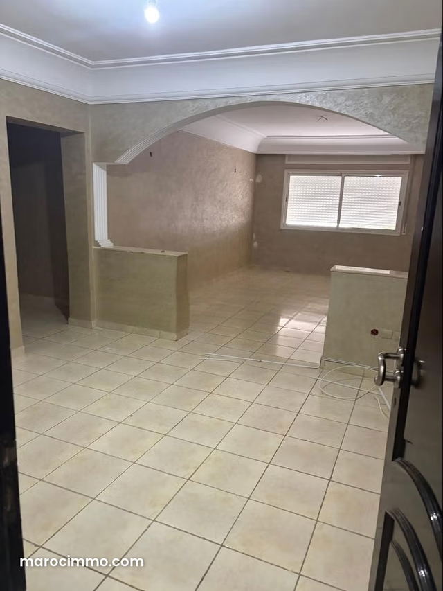Apartment for Sale in Ahlane. 3 Large Rooms. Traditional Moroccan Living Room, Secure Residence — Tangier