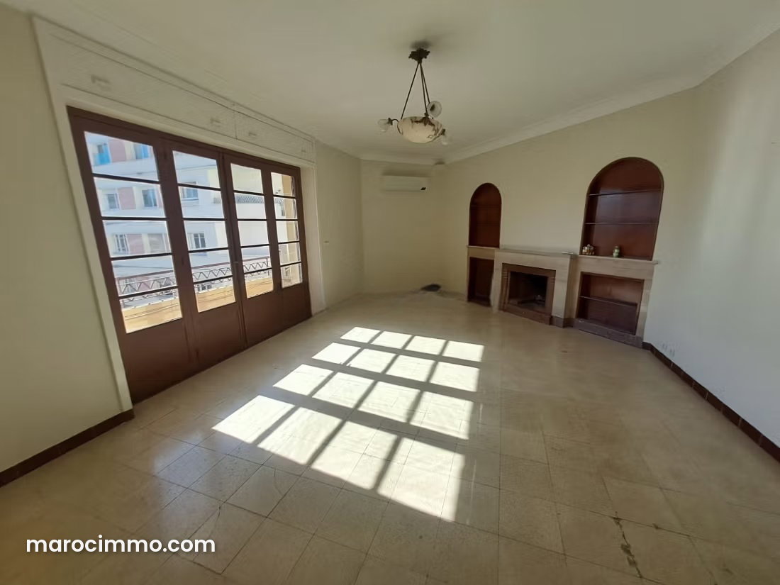 180 m² Apartment with Terrace in the Heart of Tangier City Centre — Tangier