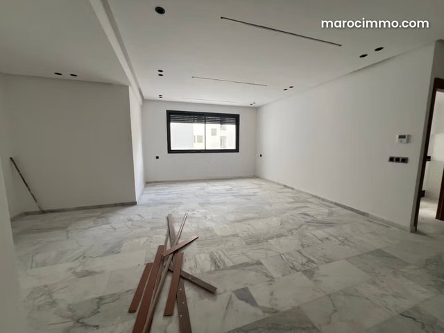 Vend appartement à Souissi. 3 chambres — 2