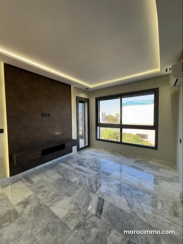 Joli studio vide jamais habité à Riviera — 3
