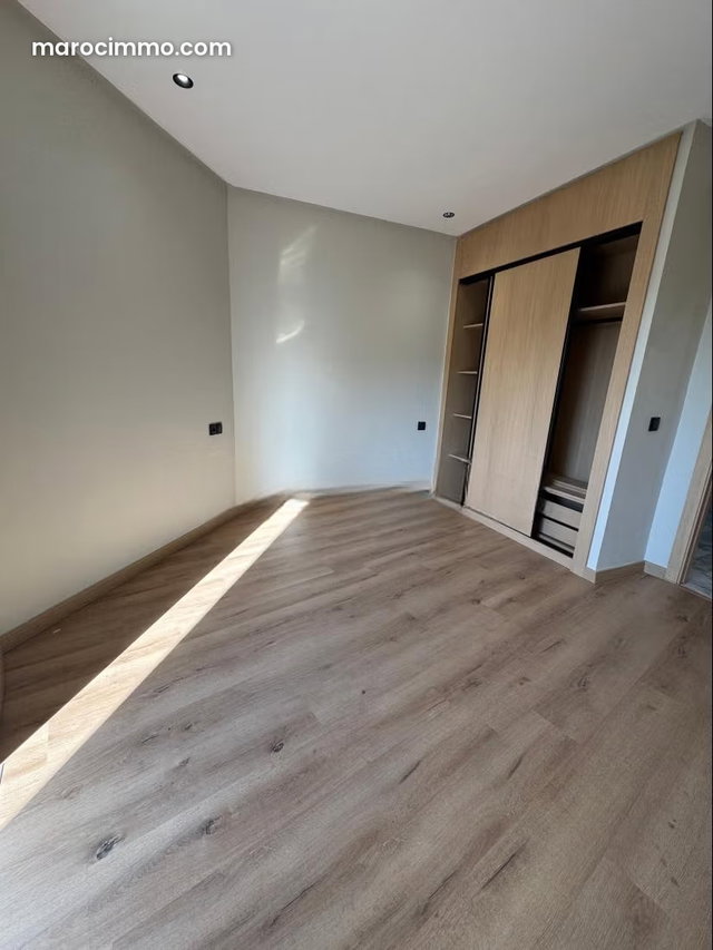 Joli studio vide jamais habité à Riviera — 4