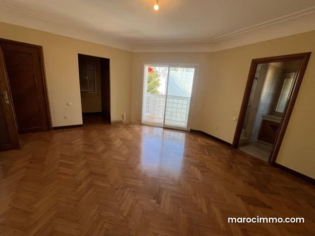 Villa a la location vide a ain Diab 47000dh — 3