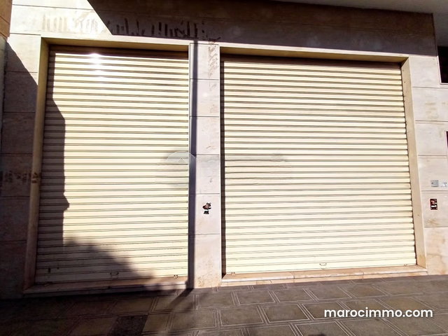 Commerce à vendre 304 m² Les Hôpitaux Casablanca — 2