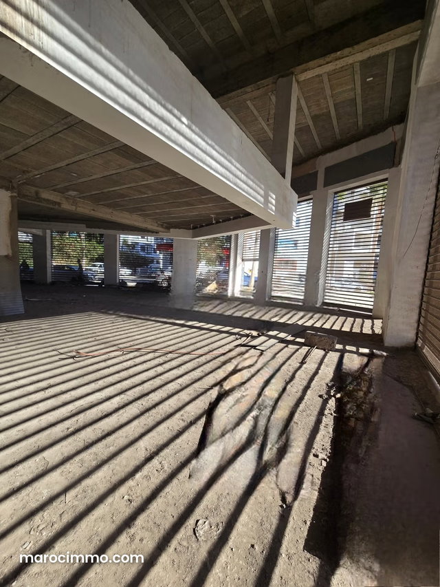 Commercial Lease: Corner Cafe/Restaurant Space in Oasis Quarter — 2