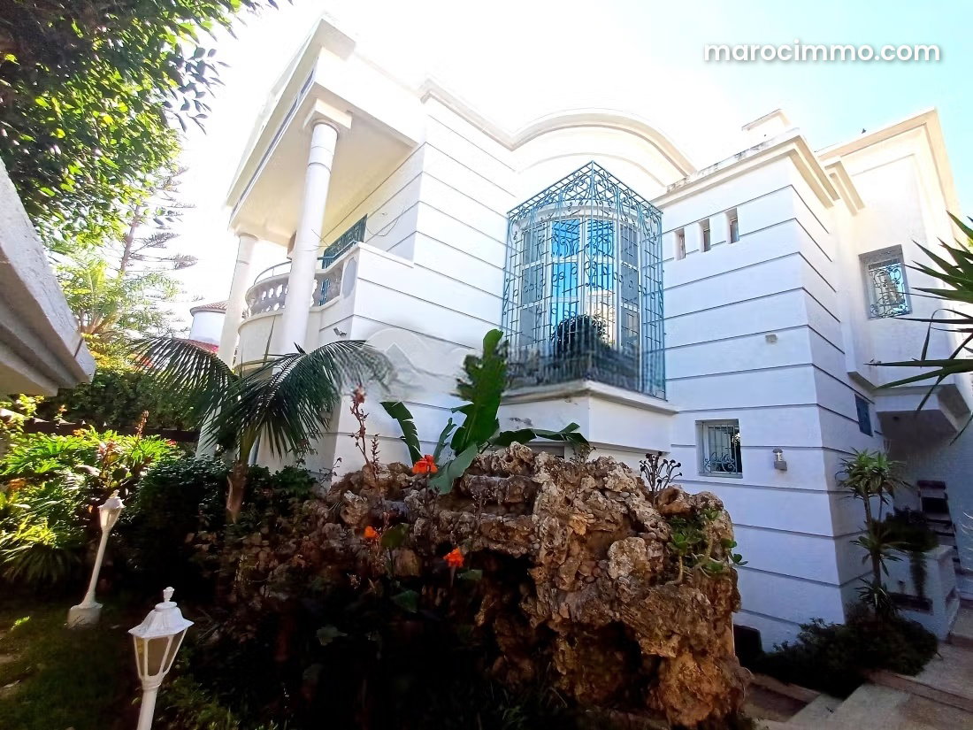 583 sqm Villa, 4 Bedrooms with Garden, Sidi Maarouf, Casablanca — Casablanca