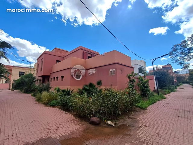 Villa à vendre 310 m², 4 chambres Bab Ighli Marrakech — مراكش