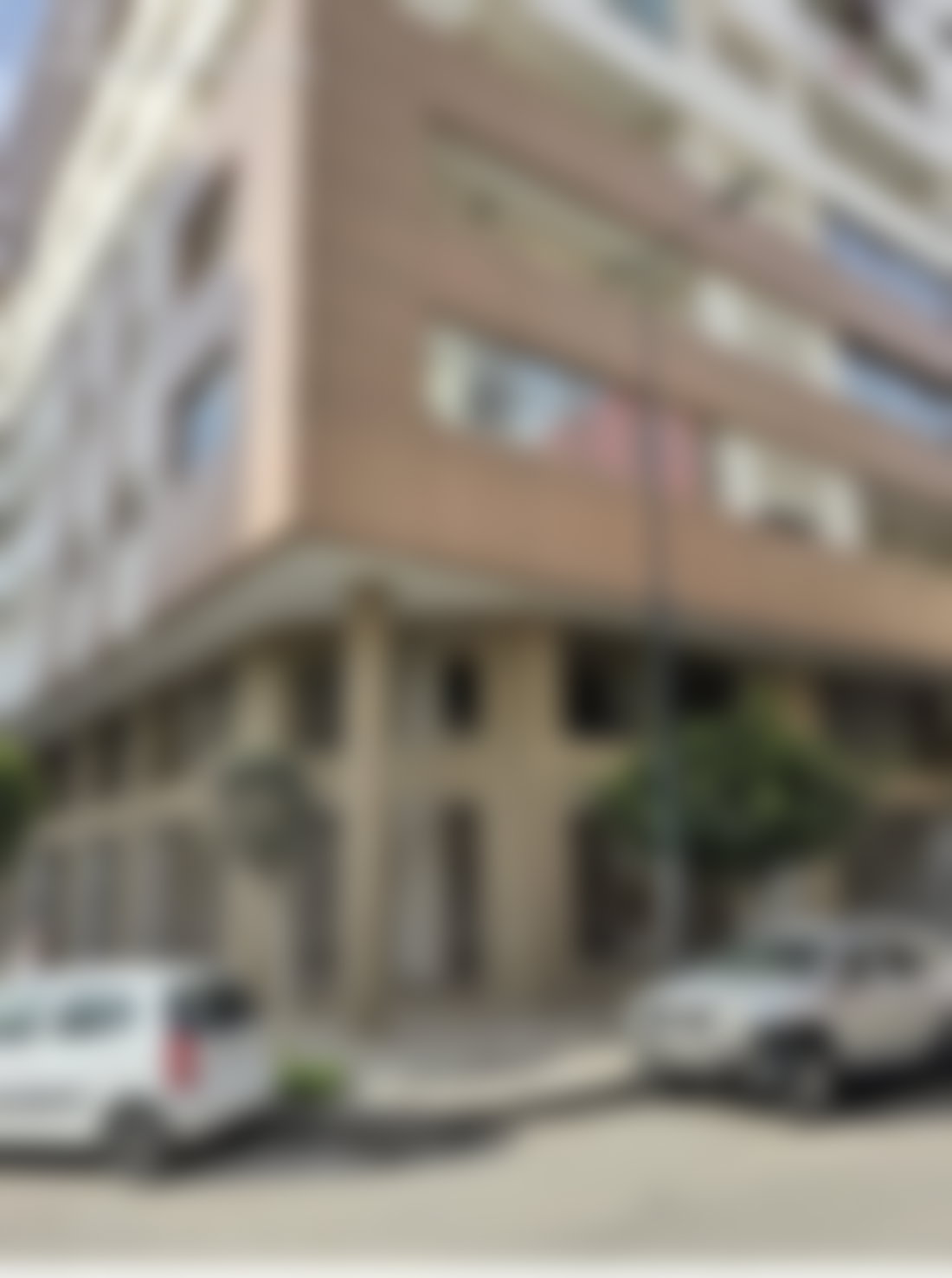 محل تجاري فسيح للكراء بوسط طنجة