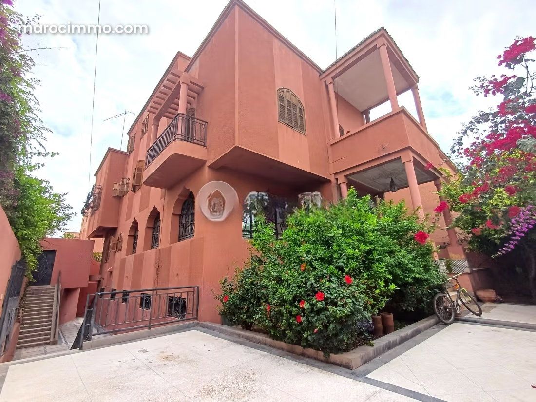436 m² Villa to Renovate, 9 Bedrooms, Garage, Hay Targa, Marrakech — Marrakesh