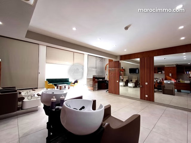 Commerce à vendre 369 m² Les Hôpitaux Casablanca — 2