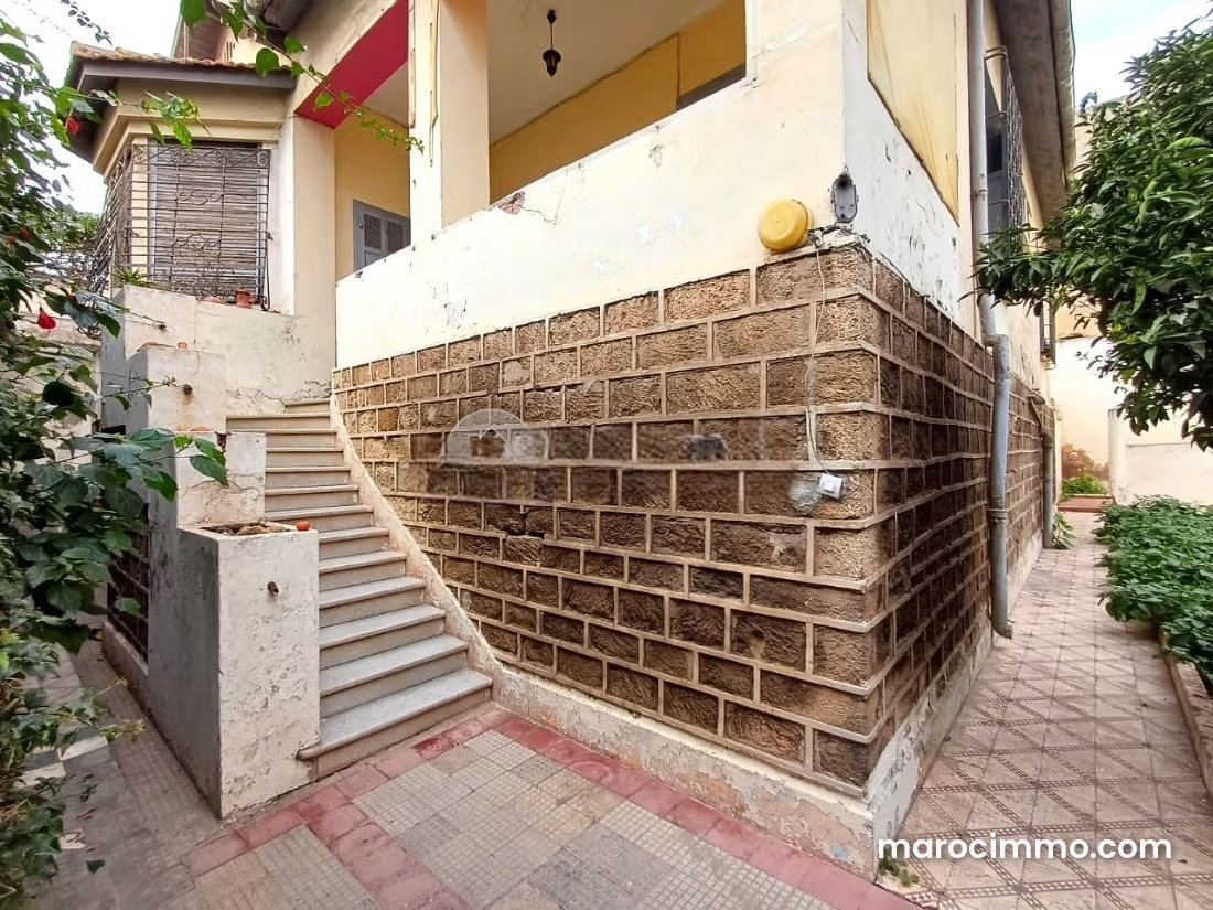 Villa à rénover à Casablanca Finance City, à vendre — Casablanca