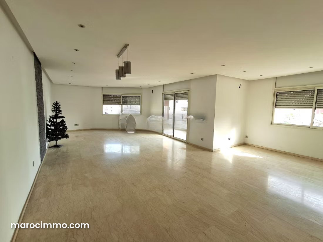 190 m² Apartment, 3 Bedrooms Including a Master Suite, Casablanca — Casablanca