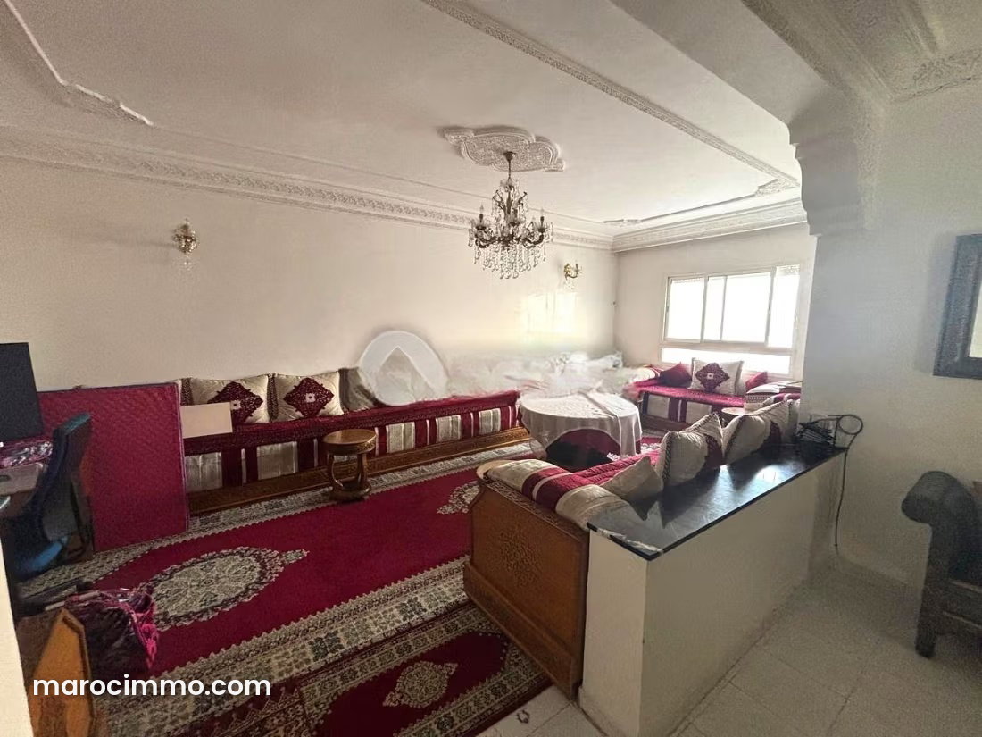 77 m² Apartment in Aïn Sebaa, Casablanca, to Renovate with Garage — Casablanca