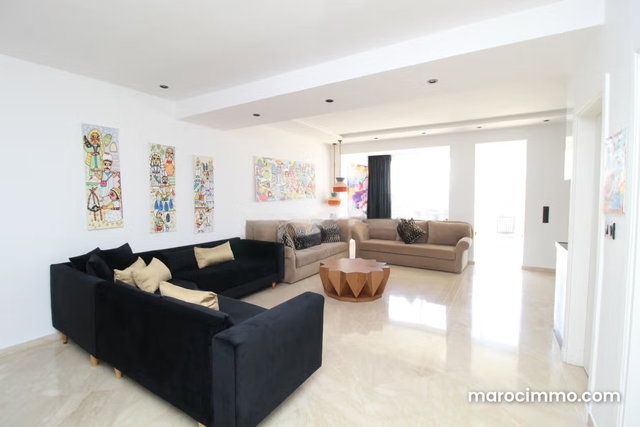 Spacious Apartment with Private Terrace — 5