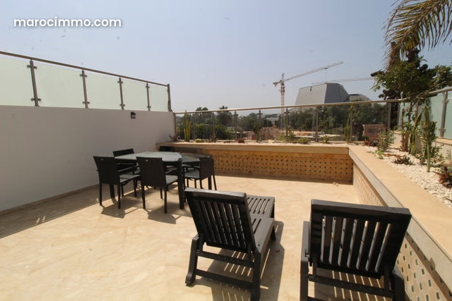 Spacious Apartment with Private Terrace — 2