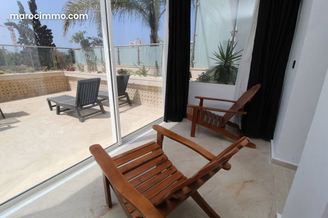 Spacious Apartment with Private Terrace — 3