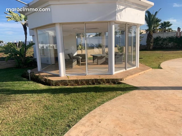 Villa récente 13000m2 à bon prix à l'avenue MVI — 4