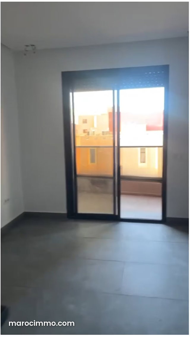 Gueliz Proche gare Studio avec balcon — 2