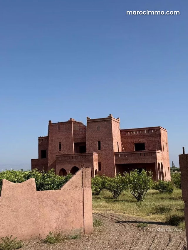 Domaine d’Exception de 4 Hectares avec 4 Villas Semi Finies sur la Route de Fès — 4