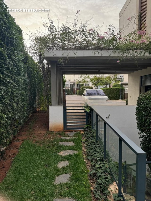 Luxury Villa for Rent in Ain Diab. 330 m². Furnished — 4