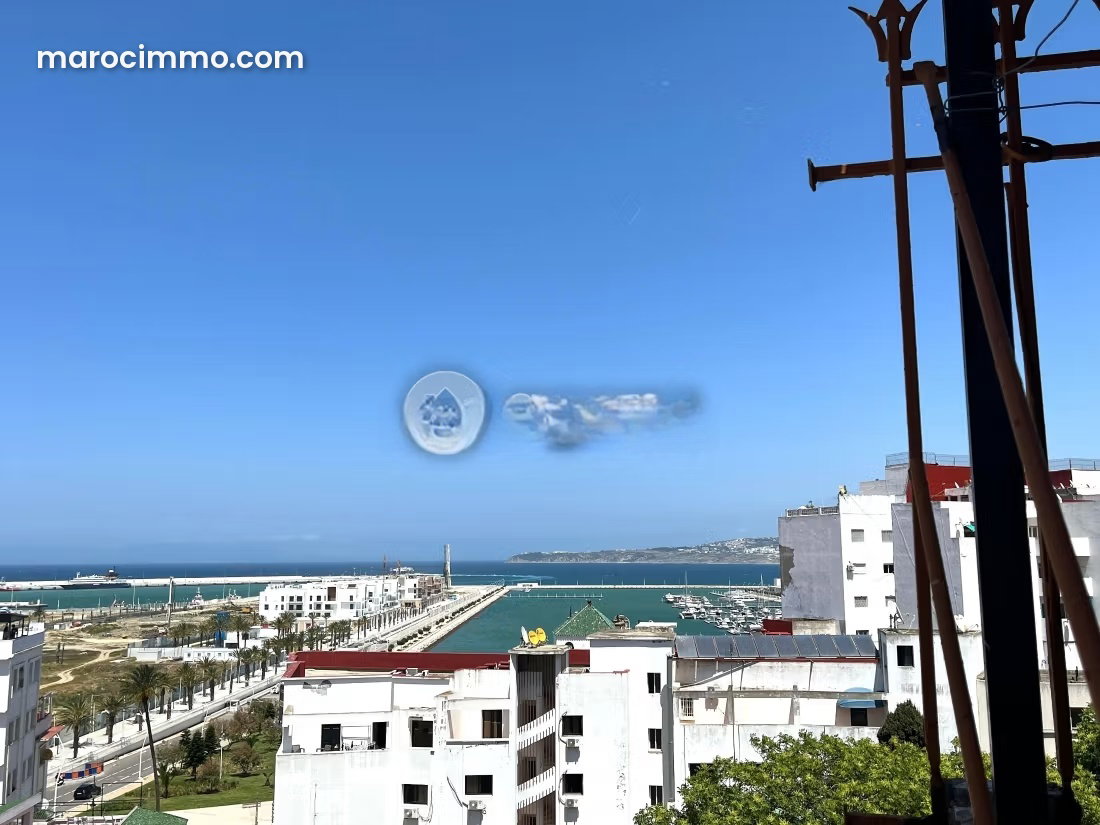 406 m² Villa to Renovate, De La Plage, Tangier, Exceptional Potential — Tangier