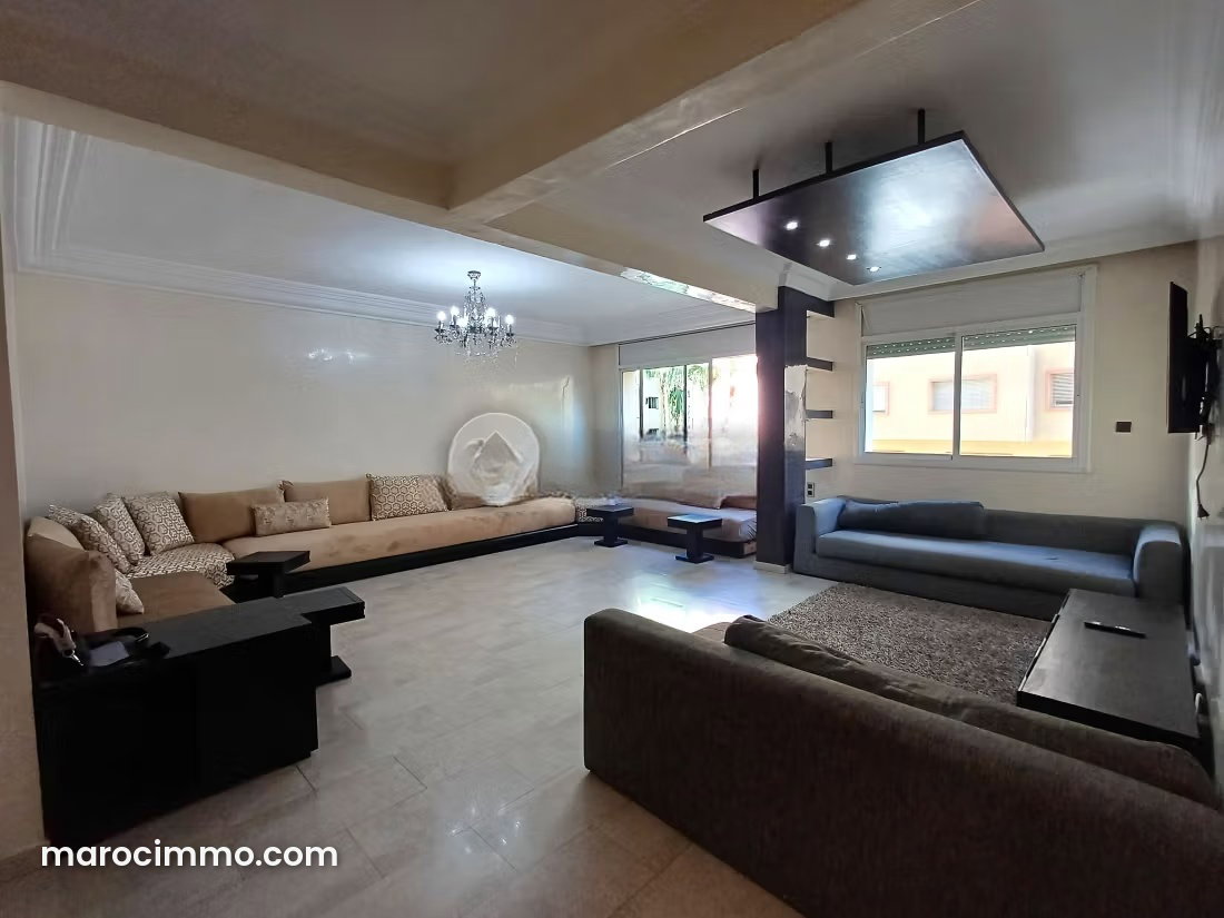100 m² Apartment to Renovate with Garage, Oasis, Casablanca — Casablanca