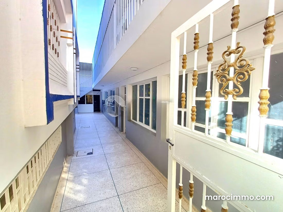 فيلا واسعة بثلاثة طوابق بحي النجاح في أكادير — أكادير