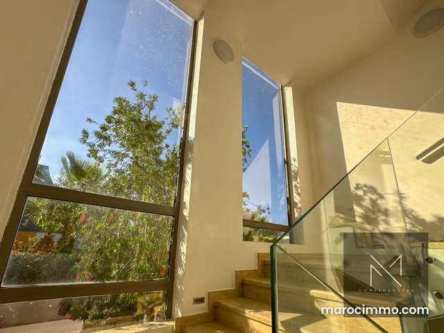 Villa Contemporaine avec ascenseur à Dar Bouazza piscine, — 5