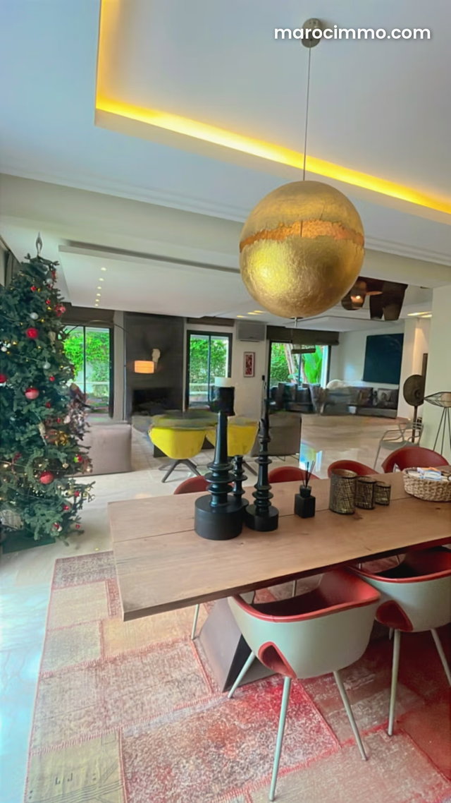 Villa de haut standing à vendre à Ain Diab. Surface totale 315 m². Bien meublé — 4