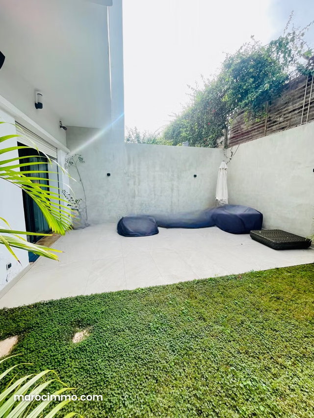 Villa de haut standing à vendre à Ain Diab. Surface totale 315 m². Bien meublé — 3