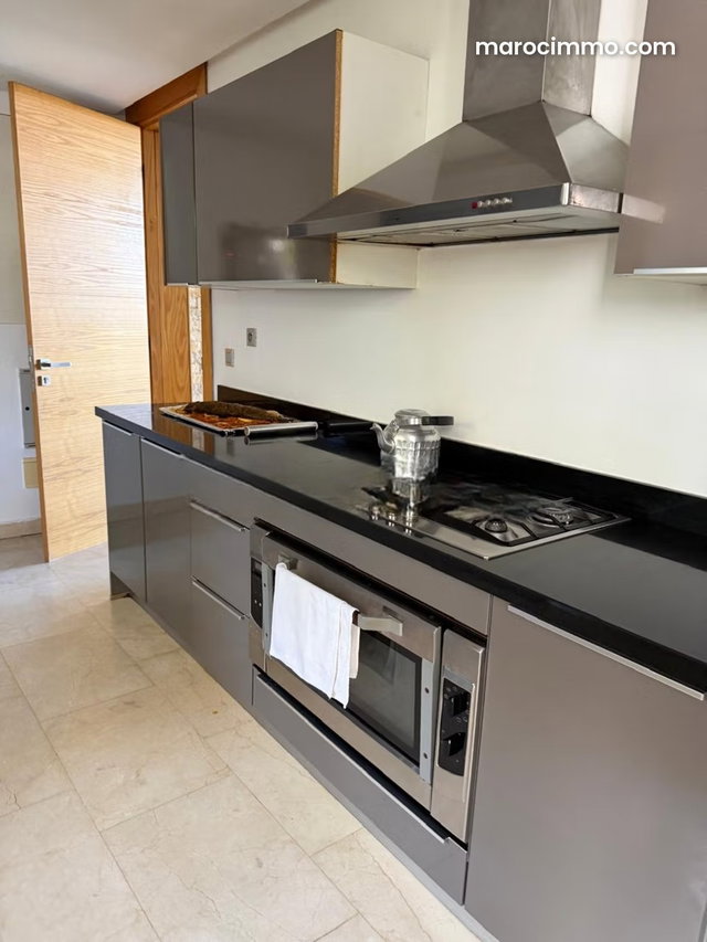 Somptueuse maison à vendre à Ville Verte. 9 pièces. Meublé — 5