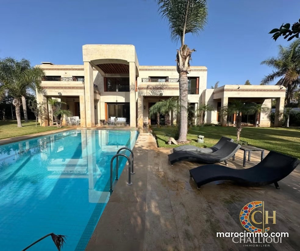 1,800 sqm Villa with 5 Bedrooms for Sale, Souissi, Rabat — Rabat