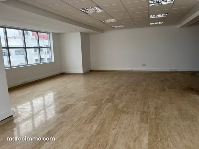 Bureau professionnel 68 m² à louer – Quartier Maarif Extension — 3