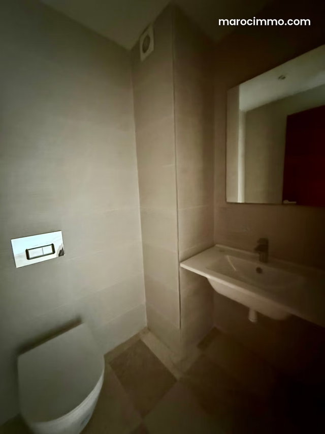 En Location Vide: Magnifique appartement de 2 ch avec vu Mer Sans Vis à vis à proximité de l’école Léon l’africain sur route d’Azemour à Casablanca — 3
