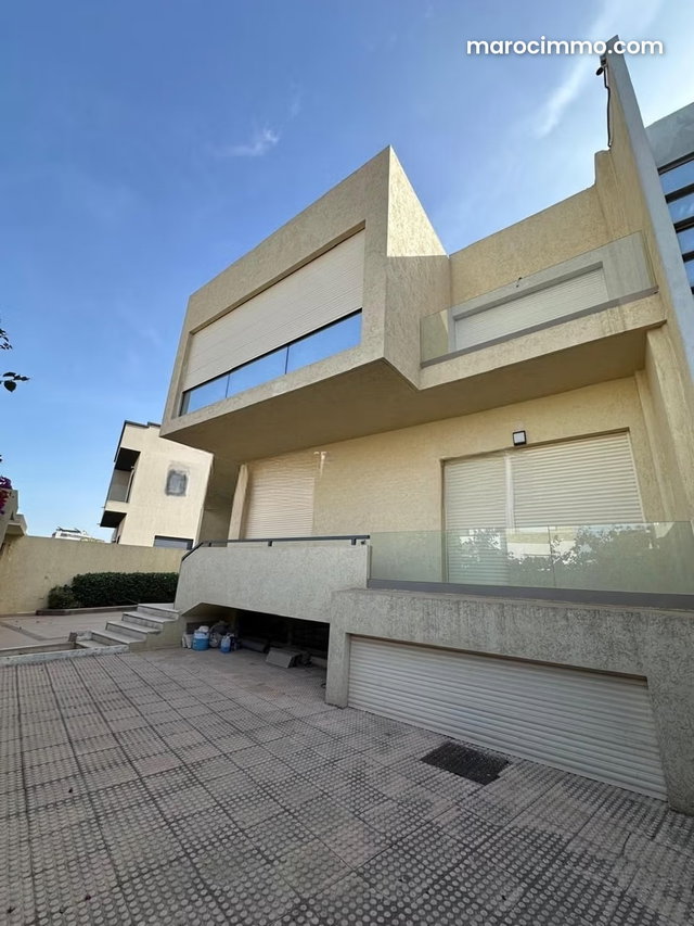 Magnifique villa meublé de 304m² à vendre — 2