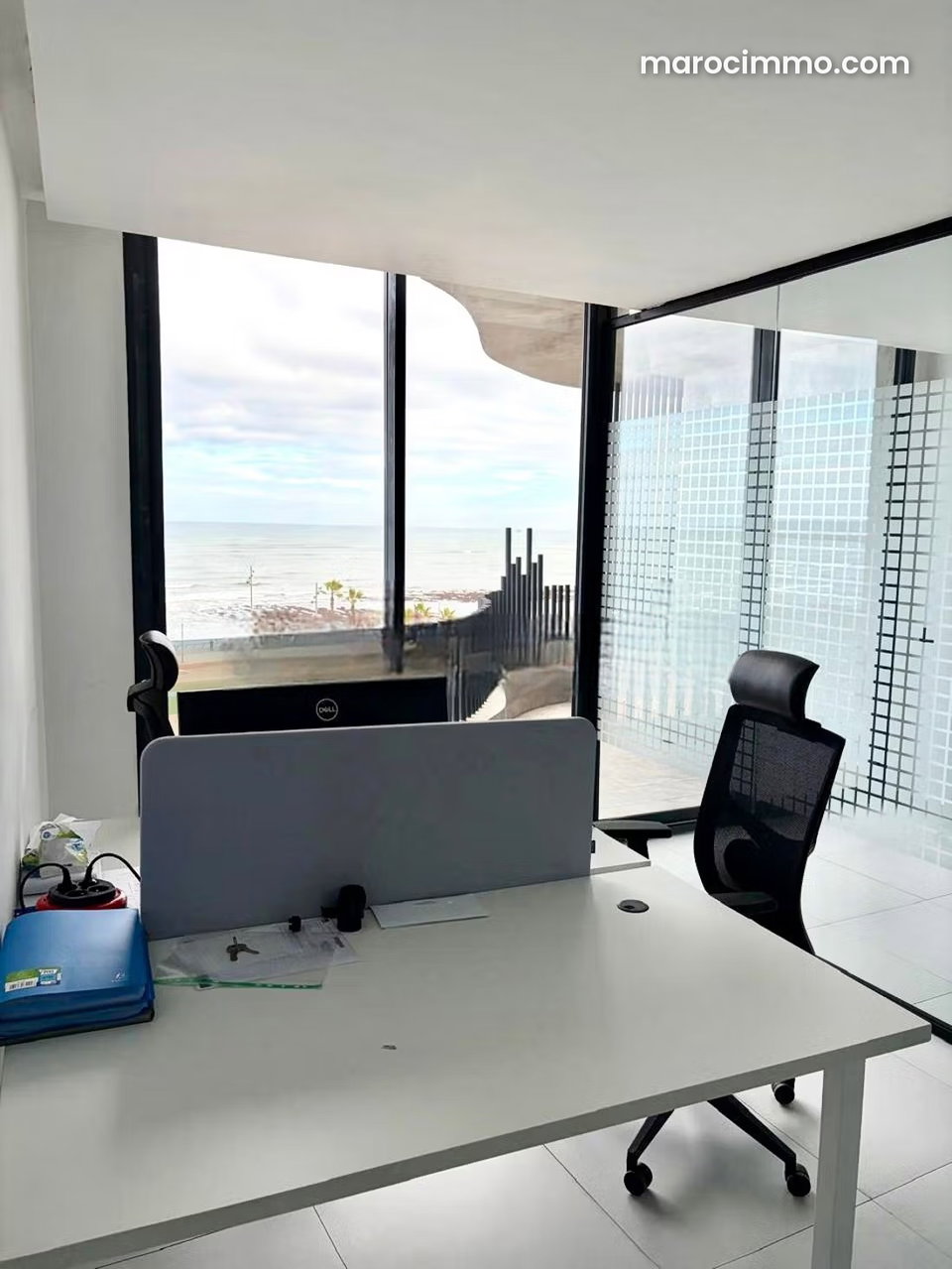 Magnifique bureau avec vue mer en location