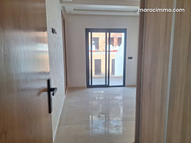 Vend appartement à Maârif. 1 Pièce. Avec garage et ascenseur — 3