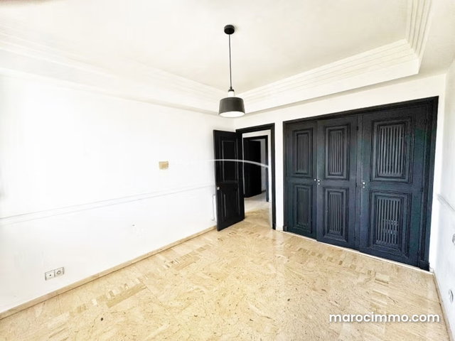 Appartement à vendre sur Ain Diab 169 m² — 4