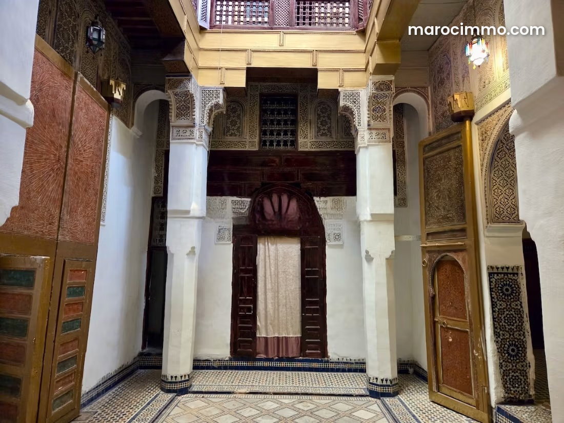 Maison traditionnelle à Talaa Fès avec vue sur montagne — Fès
