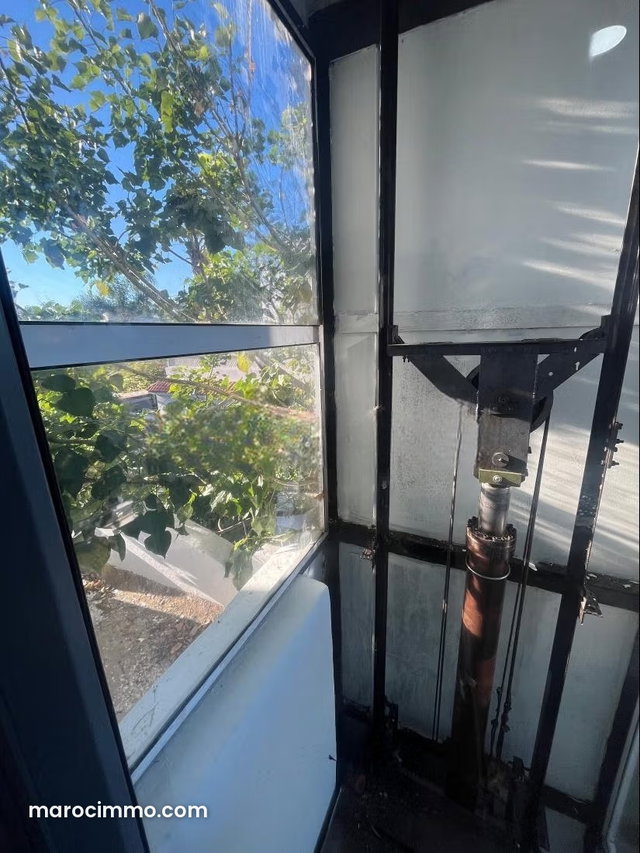 Ain Diab in a secure residence, vacant villa for rent. 4 comfortable rooms. Elevator, Pool and beautiful garden — 5
