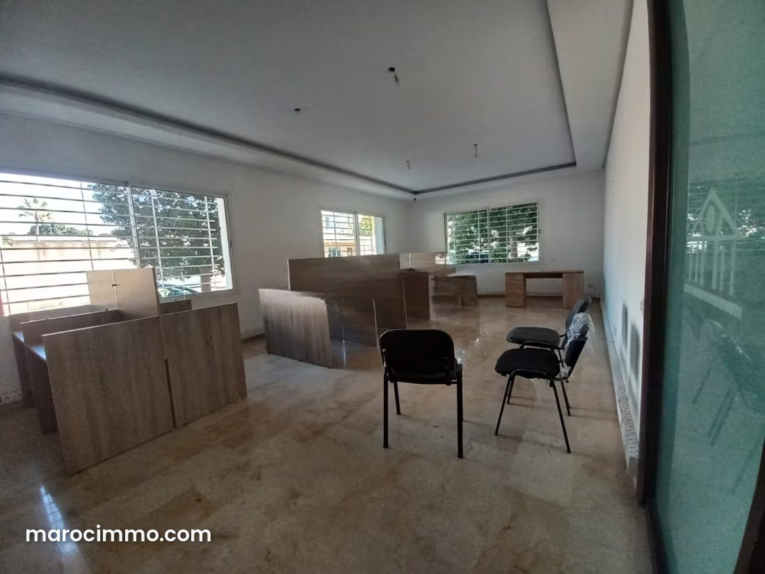 Bureau 220 m² avec garage, Agdal, Rabat — Rabat